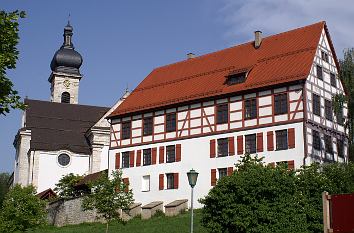 Herz-Jesu-Kirche und Benediktinerkolleg in Ehingen
