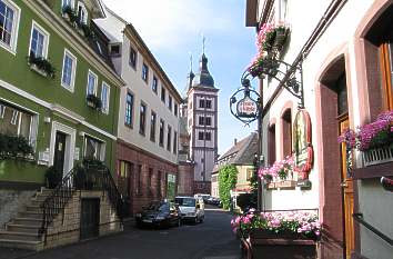 Johannistorstraße in Amorbach mit Blick zur Abteikirche