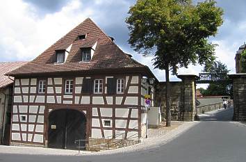 Fachwerkhaus und Stadttor am Domberg Bamberg