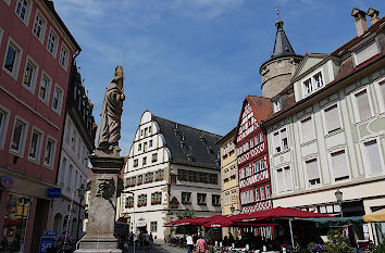 Marktstraße Kitzingen mit Kiliansbrunnen