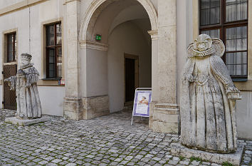 Skulpturen Innenhof Schloss Neuburg