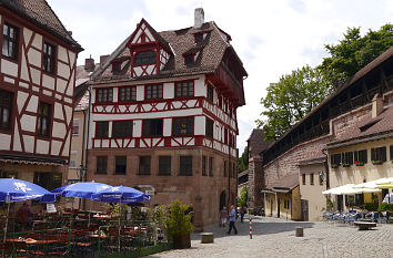 Albrecht-Dürer-Haus und Stadtmauer Nürnberg