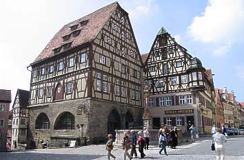 Marktplatz mit Brunnen in Rothenburg