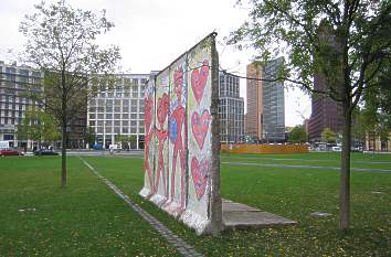 Leipzig square - Berlin Wall