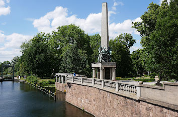 Sowjetisches Ehrenmal am Stadtkanal Brandenburg
