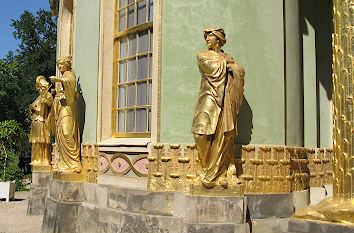 Figuren am Chinesischen Teehaus in Sanssouci