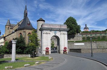 Landtor, Stadtturm und kath. Kirche in Weilburg