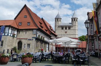 Marktplatz Bad Gandersheim mit Stiftskirche