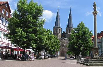 Mariensäule und Oberkirche in Duderstadt