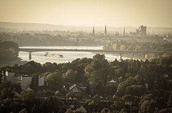 Bonn mit Rheinbrücke