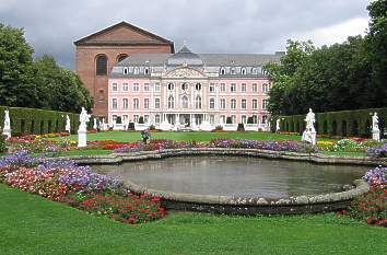 Kurf&uuml;rstliches Palais