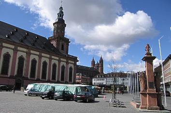 Marktplatz mit Dreifaltigkeitskirche in Worms