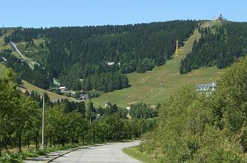 Blick auf den Fichtelberg im Erzgebirge