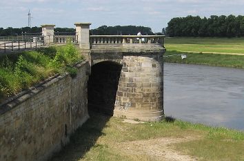 Brückenstumpf an der Elbe in Torgau
