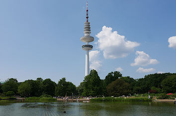 Fernsehturm in Hamburg am Park Planten un Blomen