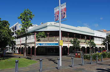 Shields Street in Cairns mit Museum