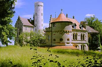 Schloss Lichtenstein von der Bergseite aus gesehen