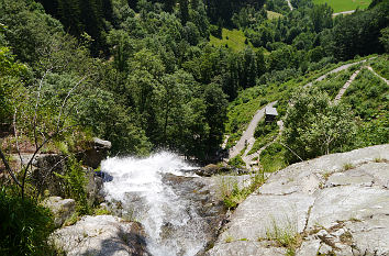 Blick vom Todtnauer Wasserfall ins Tal