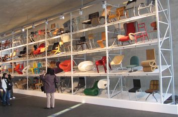 Stuhlausstellung im Vitra Design Museum Weil am Rhein
