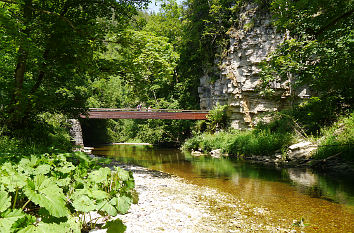 Brücke und Felsen in der Wutachschlucht