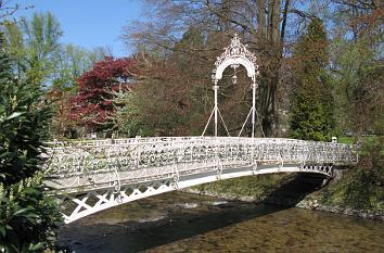 Lichtentaler Allee: schmiedeeiserne Brücke