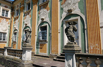 Skulpturen Seitenflügel Schloss Bruchsal