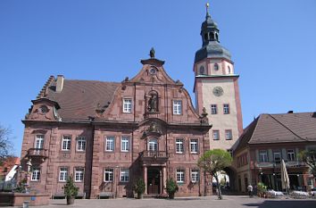 Rathaus in Ettlingen mit Rathausturm