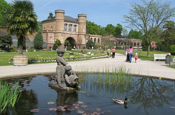 Botanischer Garten Karlsruhe mit Torhaus