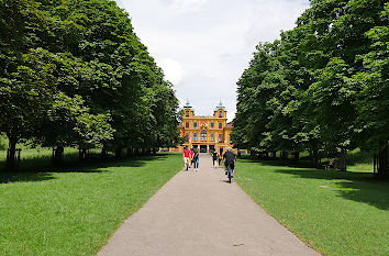 Allee zum Jagdschloss Favorite