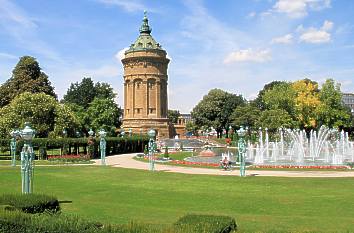 Wasserturm auf dem Friedrichsplatz in Mannheim
