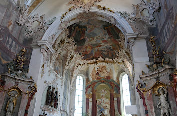 Kircheninneres St. Nikolaus in Scheer