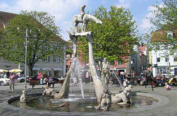 Brunnen von Peter Lenk in Überlingen