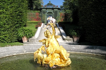 Im Garten am Schloss Linderhof