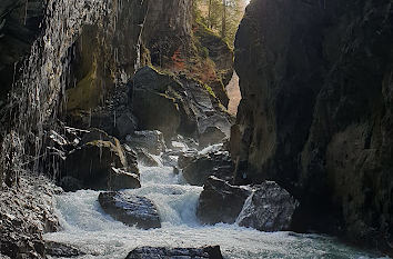 Schlucht in den Alpen bei Garmisch-Partenkirchen