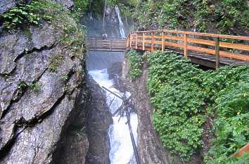 Wimbachklamm: Schlucht und Wasserfall