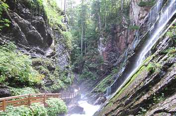 Wimbachklamm: Kaskaden am Felsen