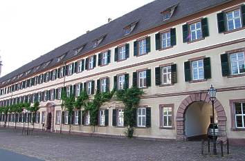 Konventbau am Schloßplatz Amorbach