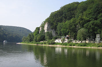 Klösterl mit Felskirche am Donaudurchbruch