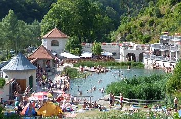 Blick auf das Felsenbad Pottenstein
