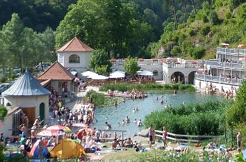 Blick auf das Felsenbad Pottenstein