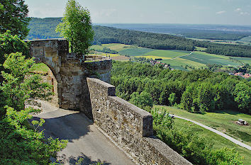 Burgzugang Giechburg mit Aussicht