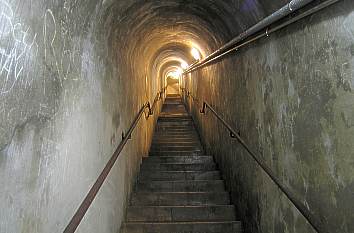 Treppe im Platterhofbunker Obersalzberg