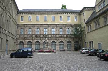 Stilmix im Innenhof von Schloss Ehrenburg