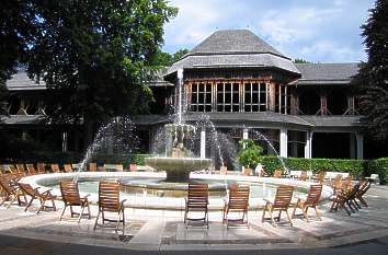 Kurpark mit Gradierwerk in Bad Reichenhall