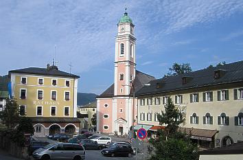 Rathausplatz mit Blick auf die Stiftskirche in Berchtesgaden