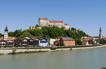 Blick auf Burghausen mit Burg