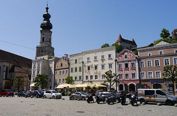 Marktplatz und Kirche St. Jakob Burghausen