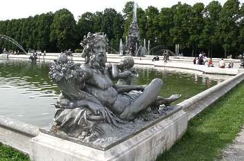 Skulptur Wasserfläche Herrenchiemsee