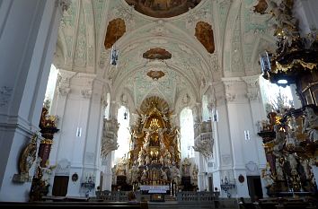 Gößweinstein mit Basilika und Burg