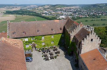 Blick vom Bergfried Schloss Saaleck auf Hammelburg